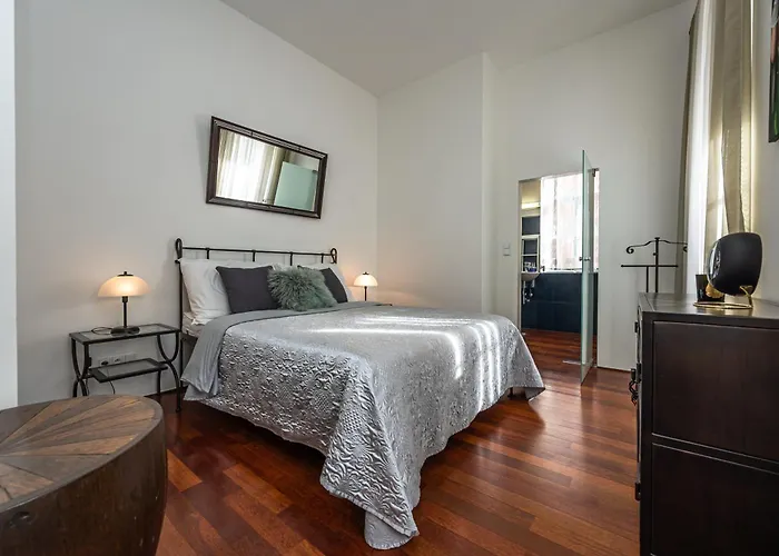 Spacious Elegant At The Old Town Square Appartamento Praga
