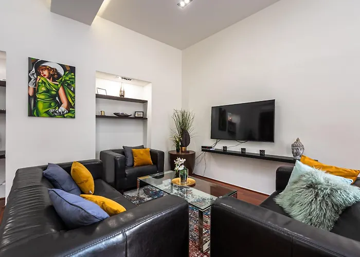 Spacious Elegant At The Old Town Square Lejlighed