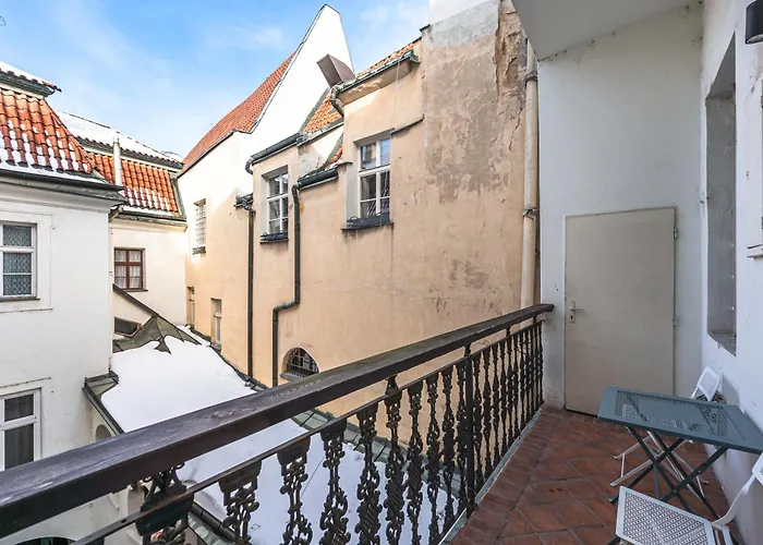 Spacious Elegant At The Old Town Square Appartamento *